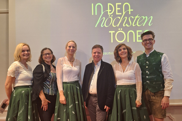 Gruppenfoto mit sechs Personen