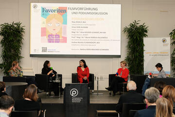 Von l.n.r.: Alina Kissner-Schmidt, Muriel Warga-Fallenböck, Ilkay Idiskut, Andrea Monika Schwarzkopf, Bettina Kerschbaumer Schramek