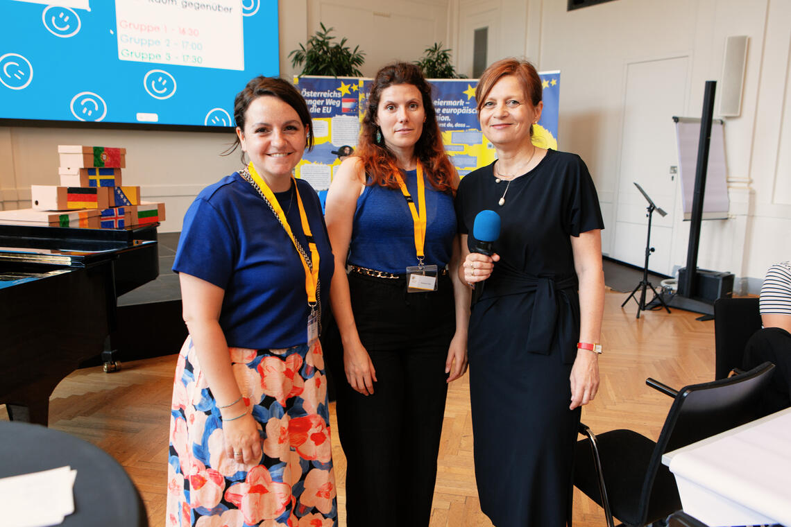 v.l.n.r.: Susanne Linhofer, Tanja Nowaczyk, Marlene Schirmbacher