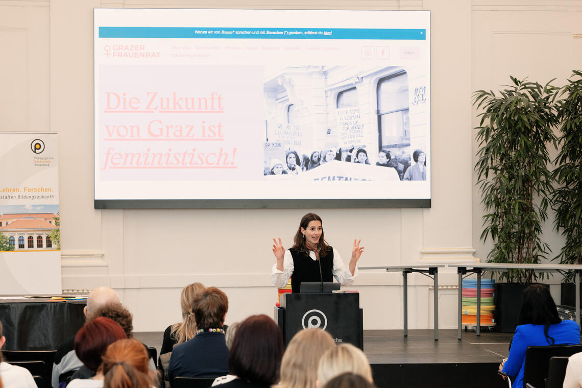 Präsentation der Vortragenden Anna Majcan