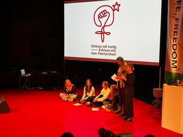 Frauen auf der Bühne